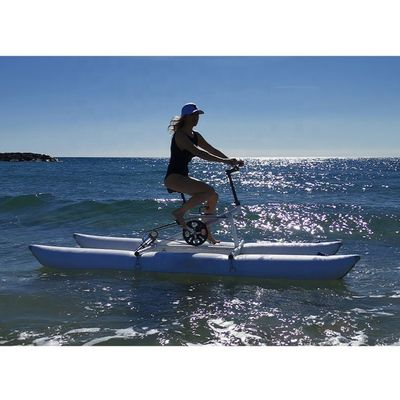 Resort Hotel Water Play Equipment Alloy Pedal Bike Drijvende opblaasbare waterfiets