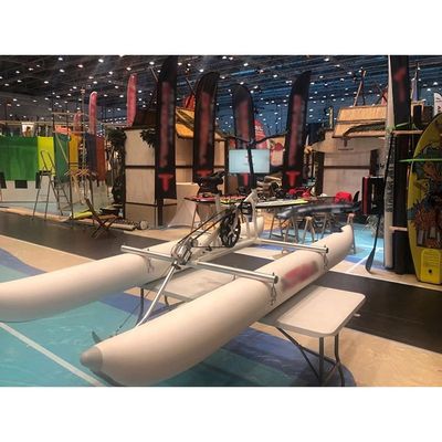 Resort Hotel Water Play Equipment Alloy Pedal Bike Drijvende opblaasbare waterfiets