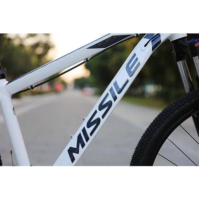 Ergonomische zadel en ophanging vork uitgerust met 27,5 inch aluminium frame mountainbike