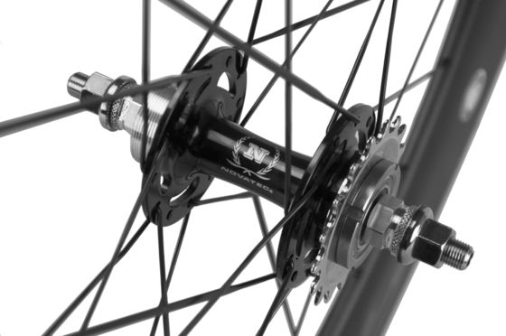 Ervaar de kracht van 700C koolstofvezel wielstel voor wegfietsen De perfecte keuze