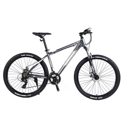 Grote vrouwen mountainbike set uitgerust met Al Cassette Hub en Double Wall Rim Hl