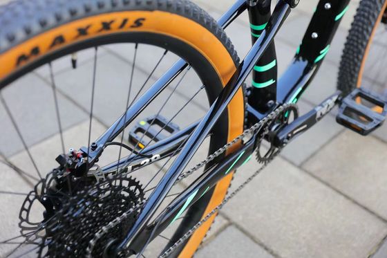 Ervaar de opwinding van het rijden met 29" Full Suspension Carbon Frame Mtb Soft Tail