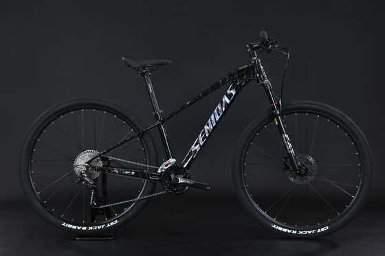 Speed Mountain Bike met aluminium stuur en Shimano hydraulisch remsysteem