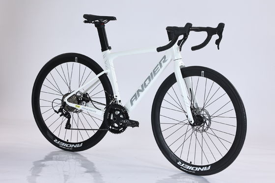 18 Speed Bike Racing Road Bike met SHIMANO BR-R7020 remsysteem en gewoon pedaal dat gladde versnellingen biedt
